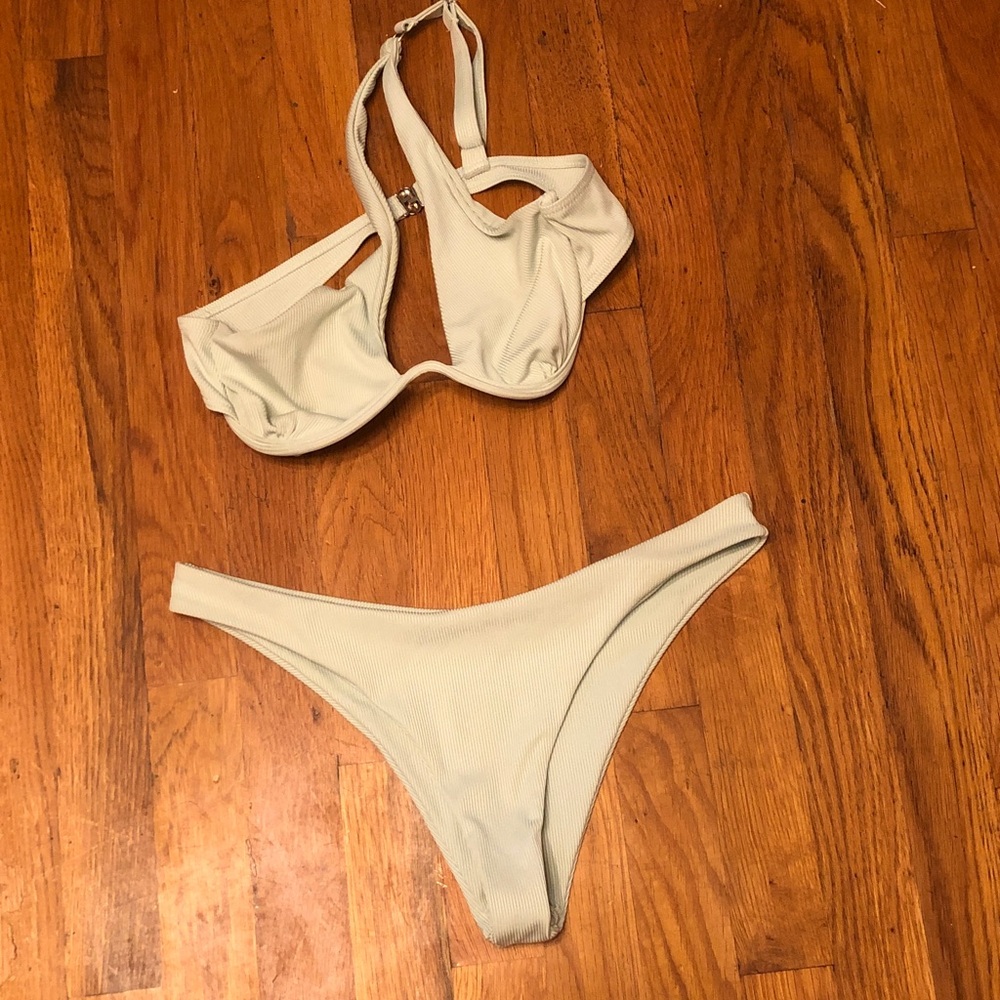 💚ASYMMETRIC BIKINI TOP AND BOTTOM💚💚